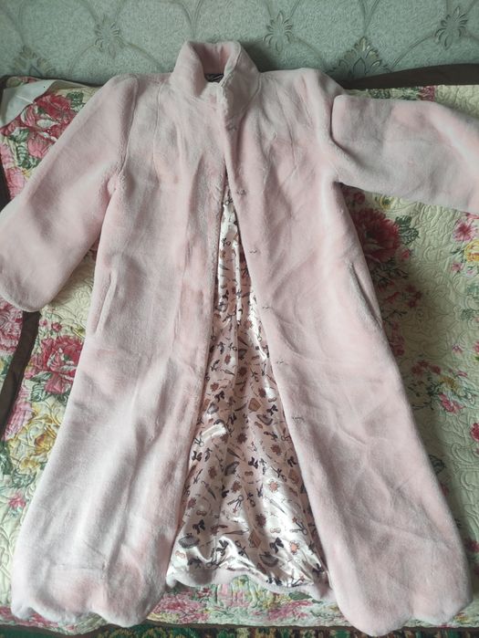 Шубка розовая размер 44