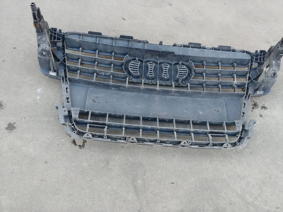 grila bara fata audi a5 8t  2008 8t0853651e