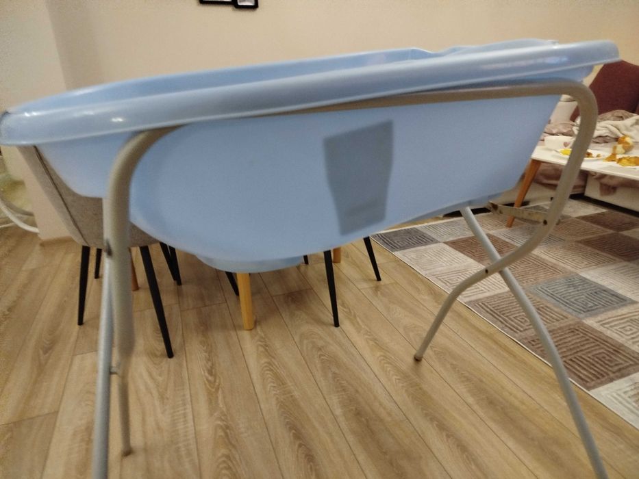 Бебешка вана със стойка, италиански