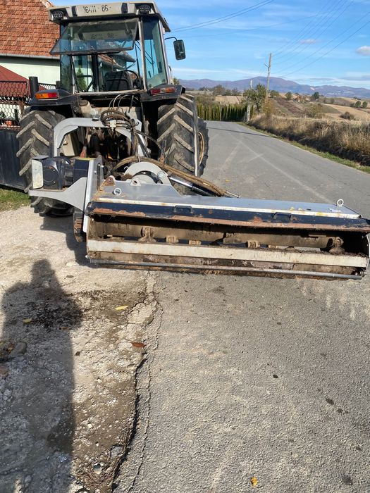 Tocator tractor resturi vegetale