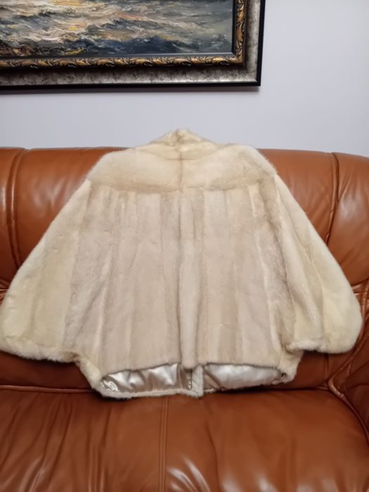 Луксозно дамско палто /болеро/, от естествена кожа (визон/ норка)