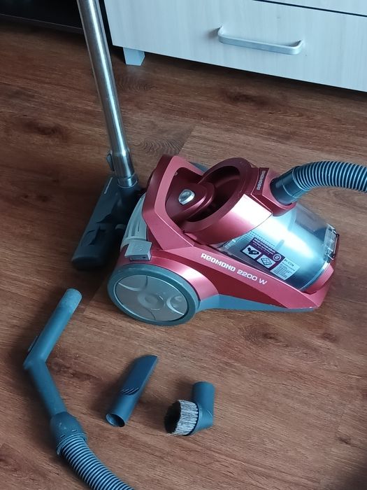Продам  пылесос.