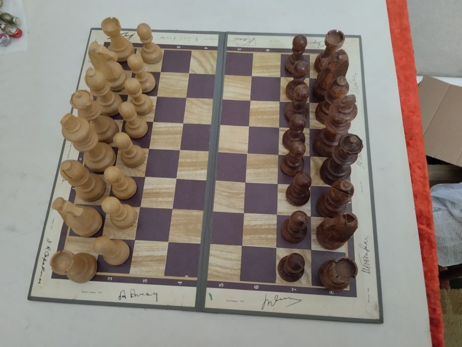 Шахматы продам деревянные