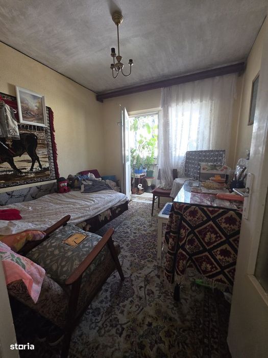 Apartament cu 3 camere decomandate