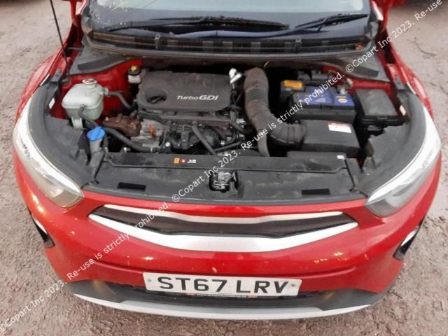 Dezmembrez Kia Stonic 1