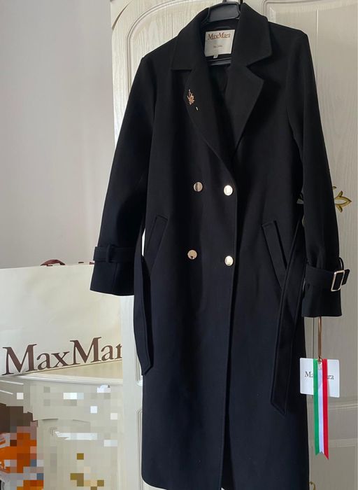 Пальто от бренда Max Mara