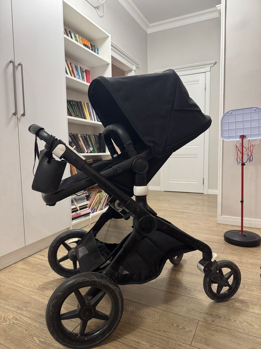 Универсальная коляска с люлькой Bugaboo Fox 2