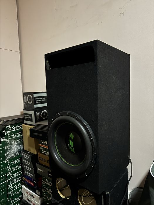 Db 255 15 dyumli juda katta narsa