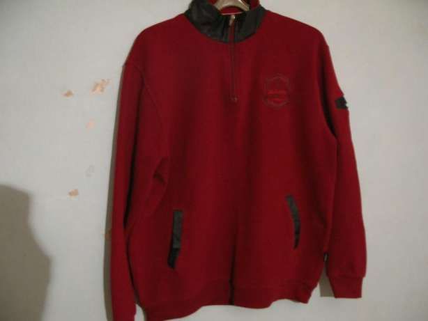 Бордовая кофта продаю