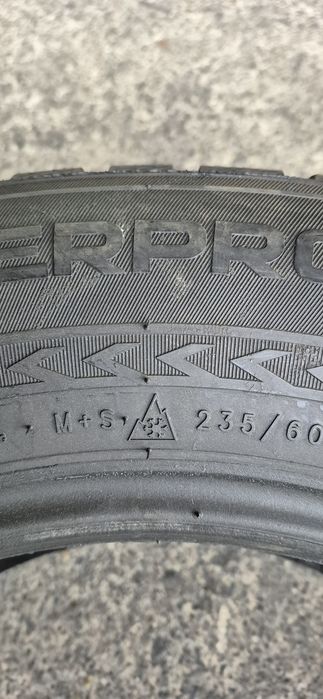 4 anvelope iarna Nokian 235/60/17,dot 2020.Pretul este pe bucata.