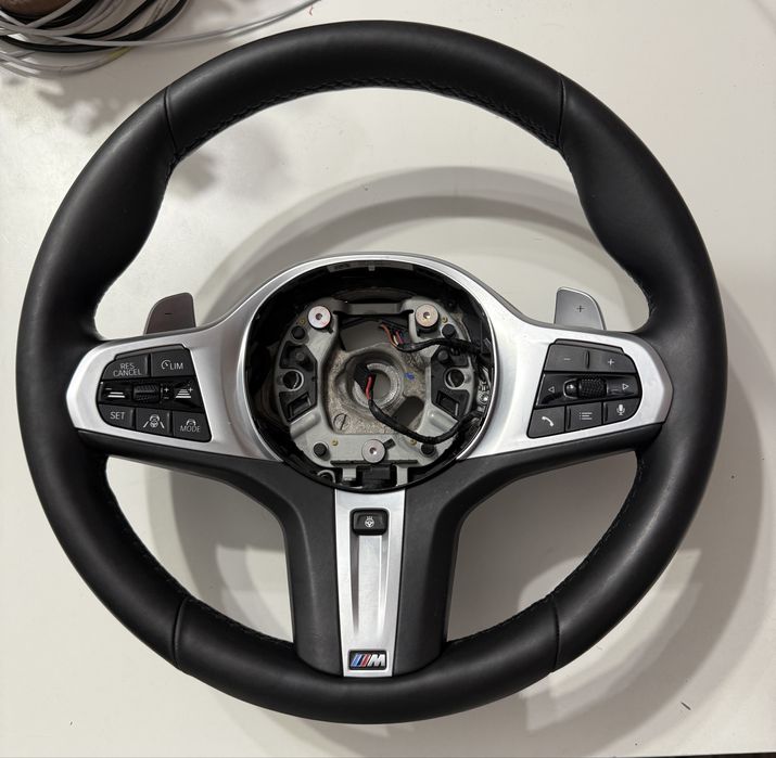 Volan G30/G31/G15/G16/G11/G12 Stare Ca Nou original Cu INCALZIRE