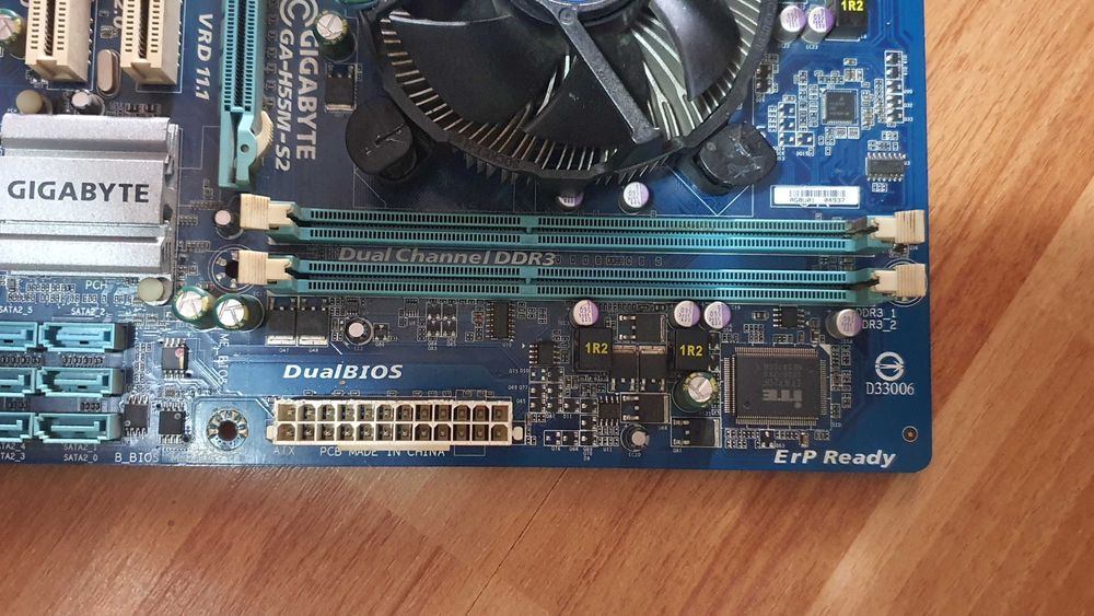 Placa de baza Gigabyte GA-H55M-S2 + procesor Intel i3-540 + 4 GB RAM DDR3