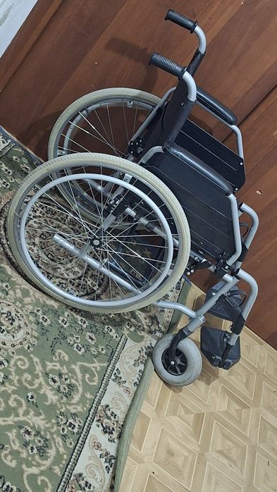 Инвалидная коляска