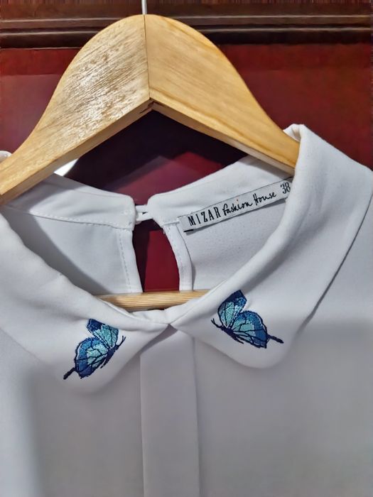 Cămașă Mizar cu fluturi la guler,mărimea 38.