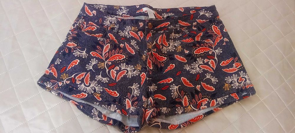 Дамски дънкови къси панталони