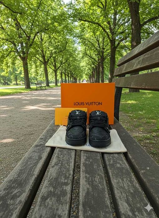 Adidasi LV Trainers Negru - Adidasi Full box - Premium - Verificare