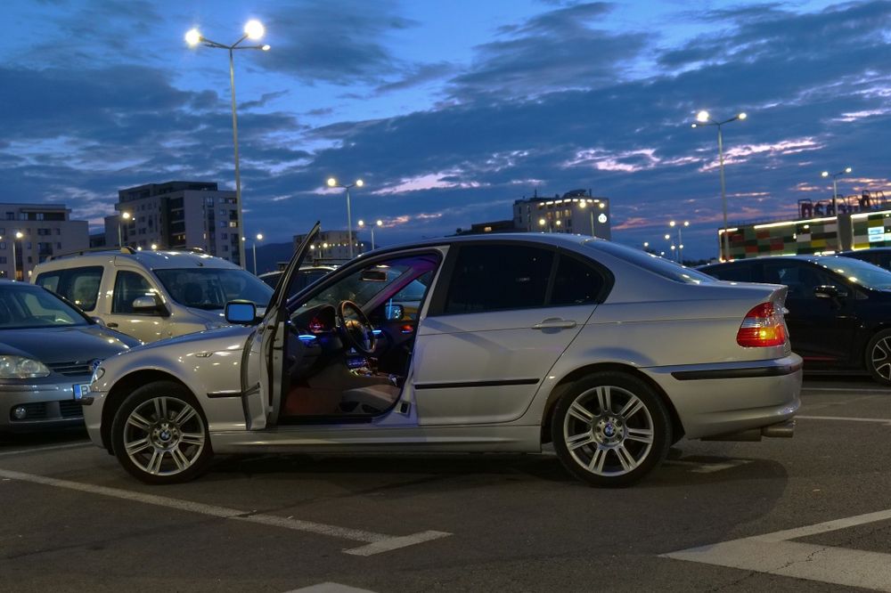 BMW e46 318i 143 cp cu sistem audio harman kardon+lumini ambientale