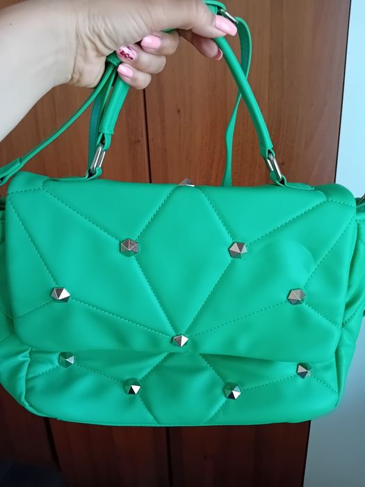Дамска кокетна чанта в зелено