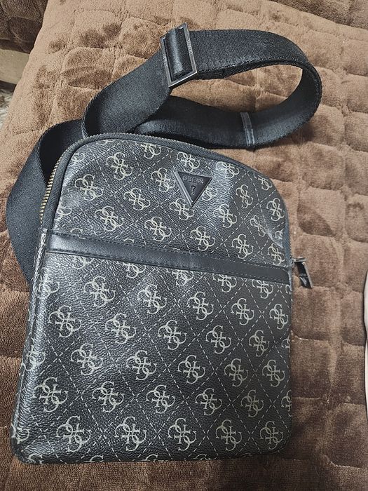 Мъжка чанта Guess