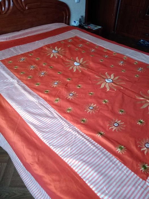 Большое покрывало. Наволочки.