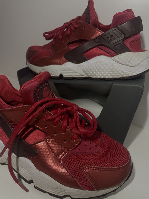 Nike Huarache Red
