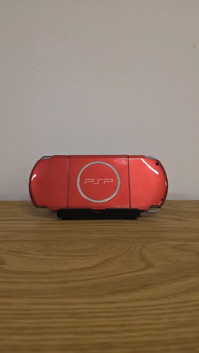 Sony PSP 3000, Modat, 550 jocuri, 9 în 1,  gata de joacă