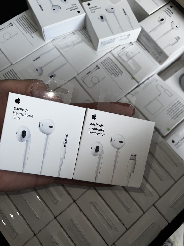 Casti Earpods Apple cu Lightning Jack Otopeni OLX.ro
