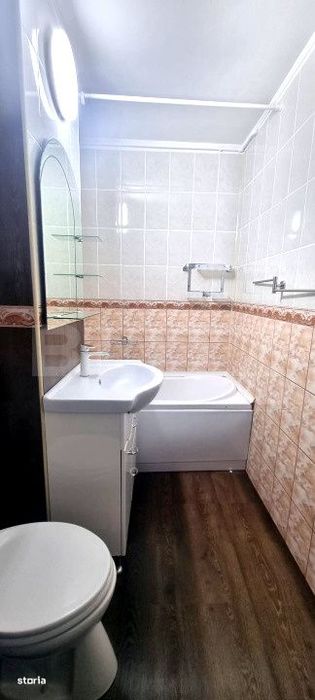 Apartament de vanzare, 3 camere, 70 mp, Targovistei - Micro 4