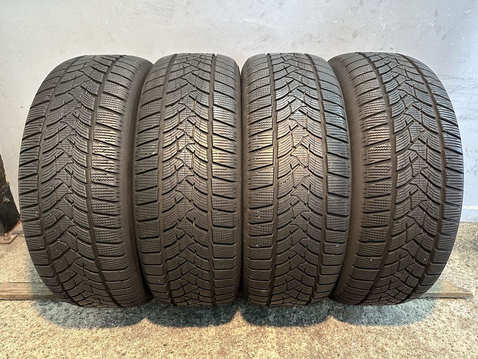 Гуми 235/60/18 DUNLOP Winter Sport