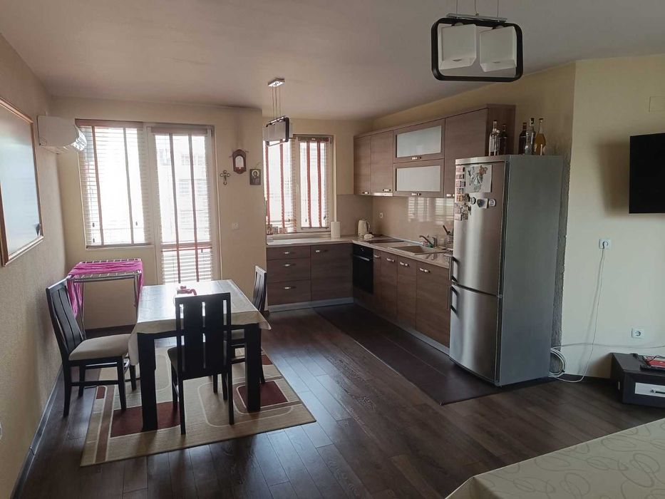 Продава се Тристаен апартамент в Пловдив, Кършияка - 101 кв.м за 1460 €/кв.м - Снимка #2