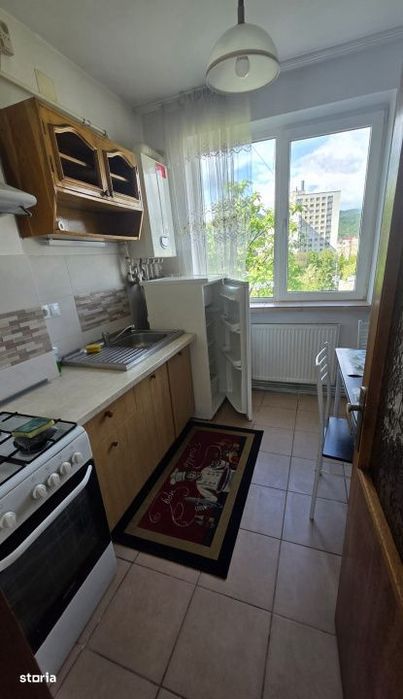 Apartament 3 camere, zona centrala, 2 balcoane, disponibil imediat