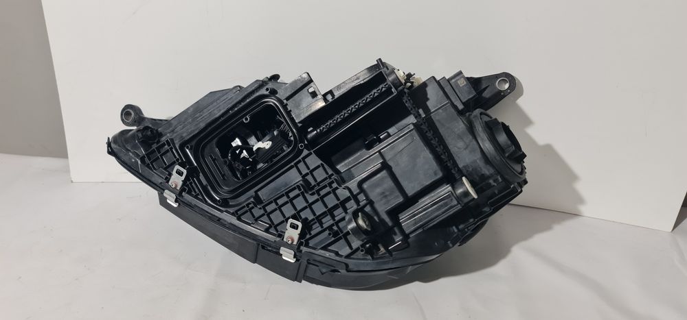Far dreapta Mercedes GLE W167 Multibeam Led