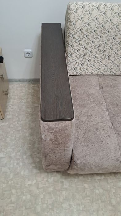 Продам диван, размер регулируется, срочно!