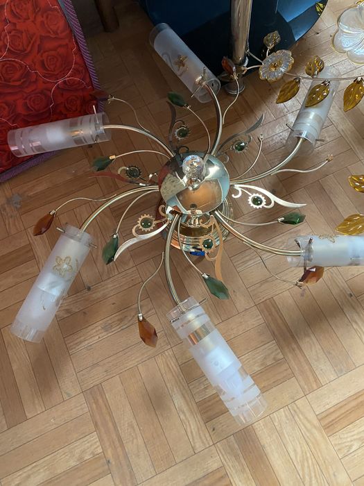 Продам люстры в отличном состоянии