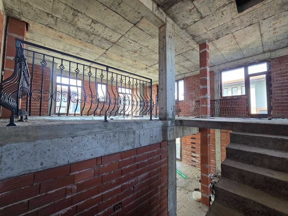 Къща в м-т Атюрен