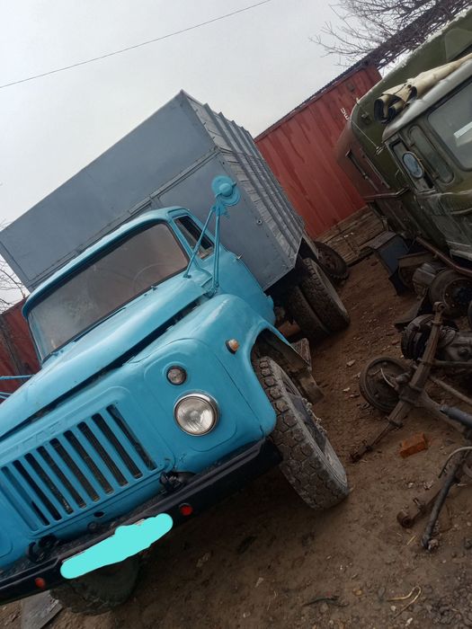 Gaz 53 mashina sotiladi