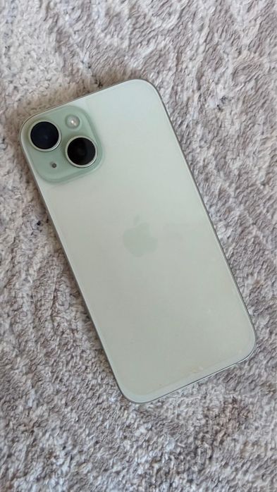 Смартфон Apple iPhone 15 128Gb зеленый
