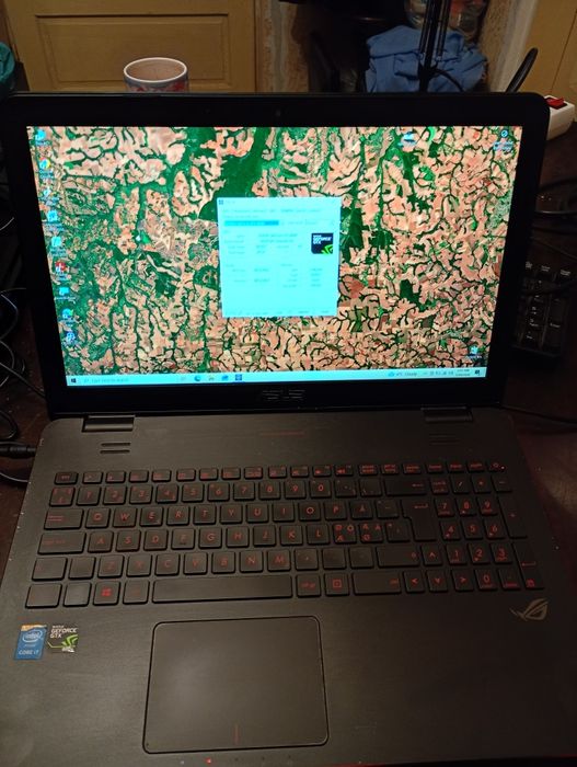 Vând laptop ASUS REPUBLIC OF GAMES i7 preț 950 lei