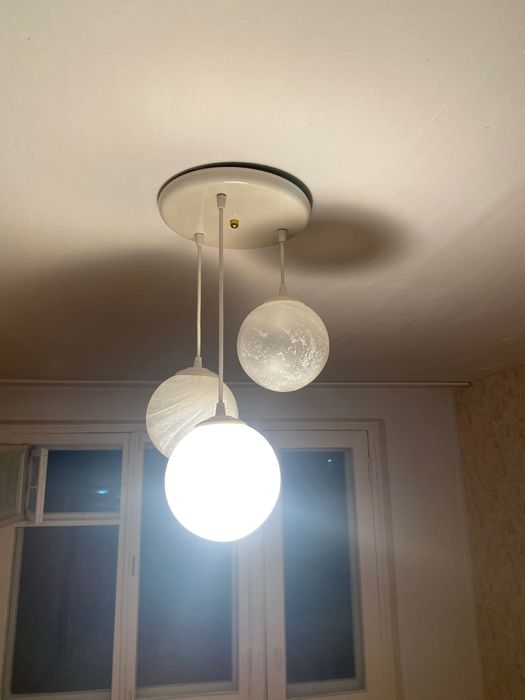 Продам люстру б/у