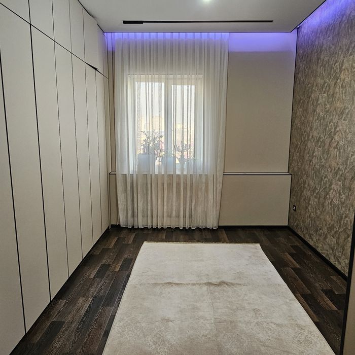 Новомосковская Квартира с хорошей планировкой и шикарным видом из окна