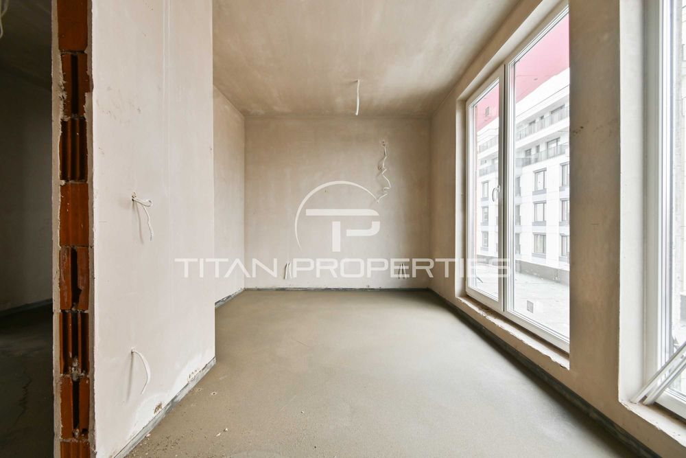 Тристаен , за продажба , Кръстова вада