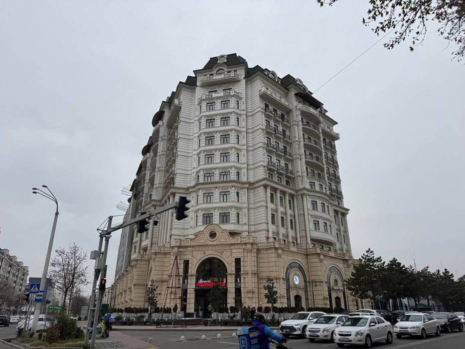 Ул. Нукусская Ор-р: Глинка  1-Линия 300кв.м  25$ 1кв.м