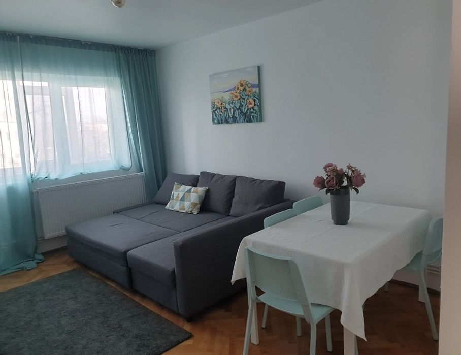 Închiriez apartament 2 camere(Nicolae Bălcescu vis-a-vis de Consiliu)