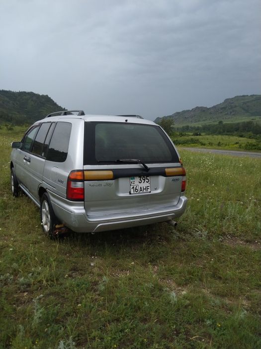 Продам Ниссана поерию