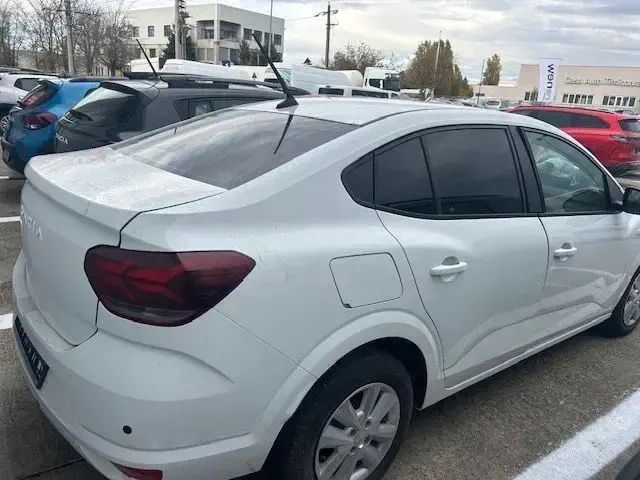 Dacia logan 2023 avariat ( BENZINA+GPL FABRICA)