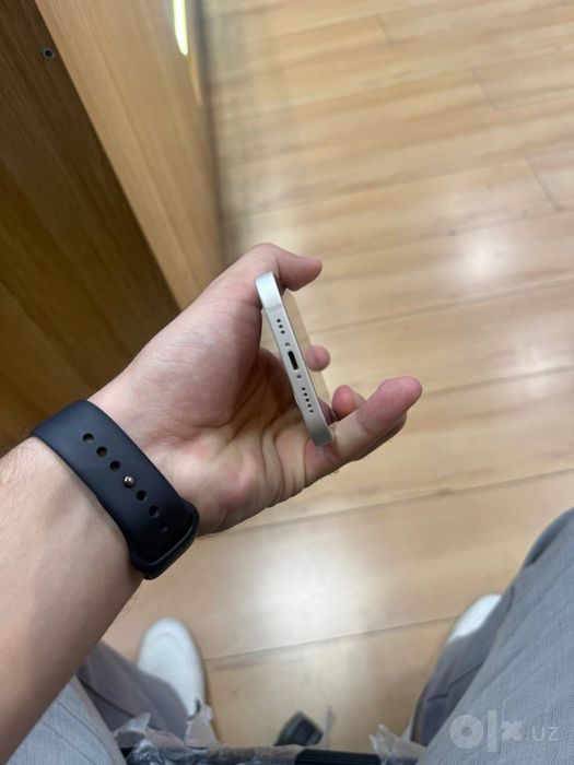 Iphone 13 ок айби батарейка си алмашган ишлашида айби йок 128 тали