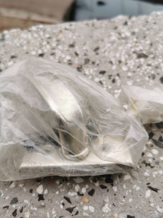 Метални дръжки за дървени врати и прозорци