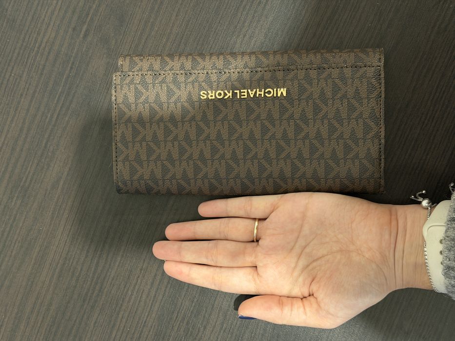 Portofel Michael Kors maro