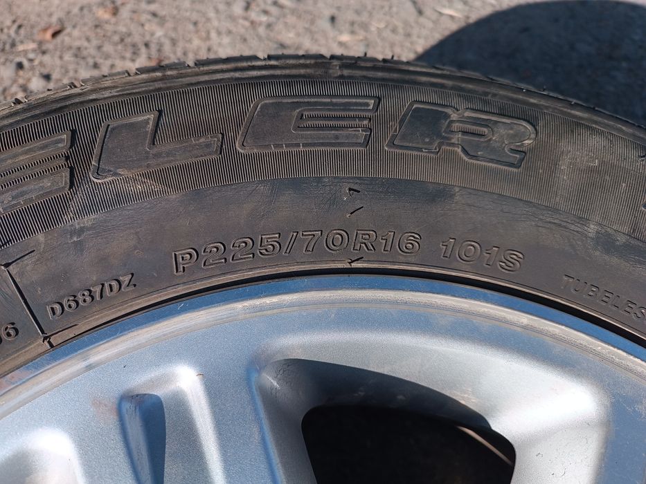 Запаска на Toyota. Bridgestone