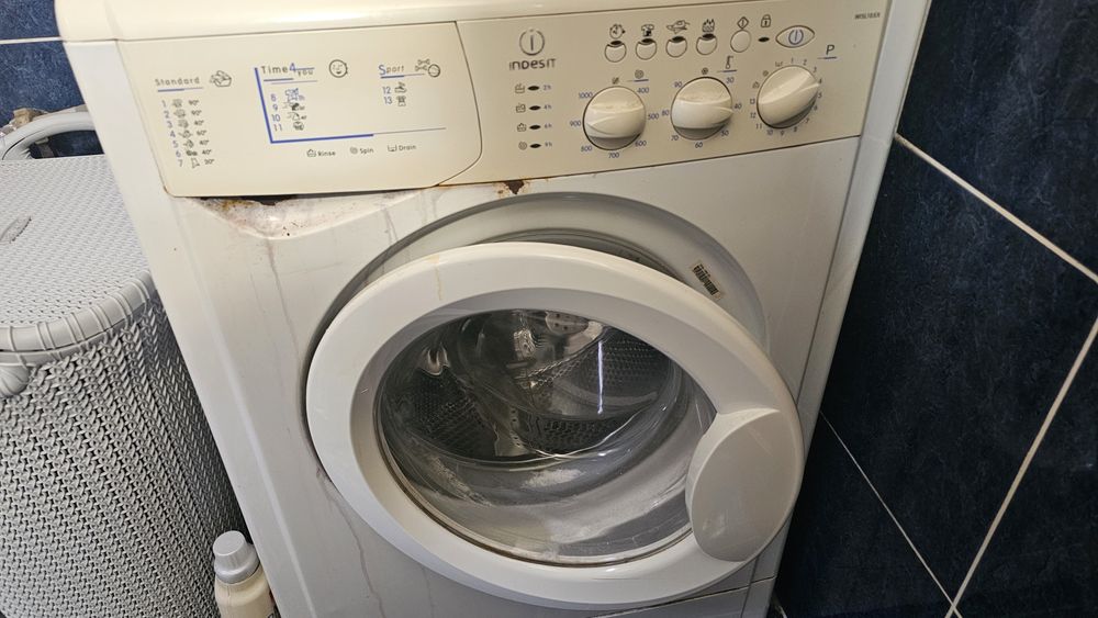 Mașina de spălat Indesit perfect funcțională